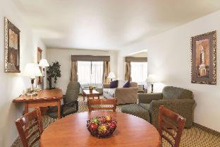 La Quinta By Wyndham Hotel